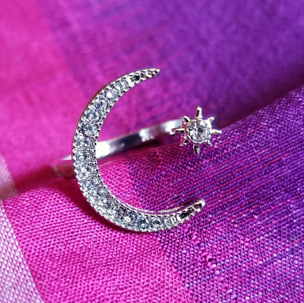 Relisted- rescent moon and star ring silver tone - Picture 5 of 6